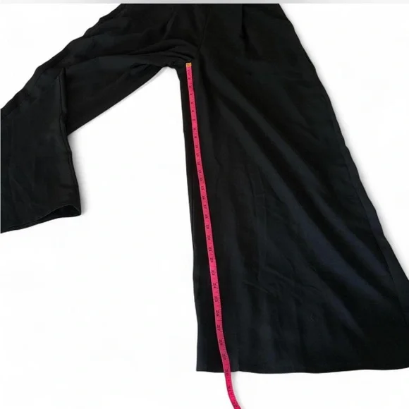 Elegant Black Wide-Leg Jumpsuit - Picture 4 of 8